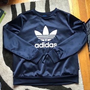 ADIDAS SILKY BLACK CREWNECK barely worn